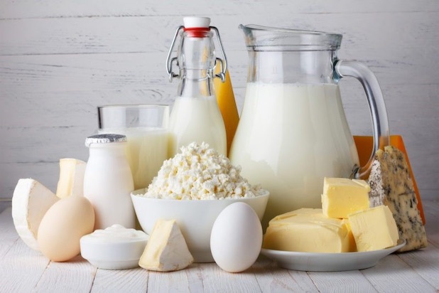 Trứng và sữa bổ sung chất đạm lại ít nhân purin nên rất tốt cho người bệnh gút