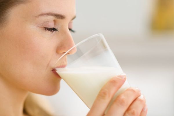 Uống sữa đặc vào buổi tối để cải thiện giấc ngủ